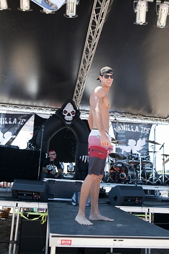 Big Dig 2012 - Do my little turn on the catwalk