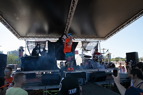 Big Dig 2012 - Vanilla Ice Performing