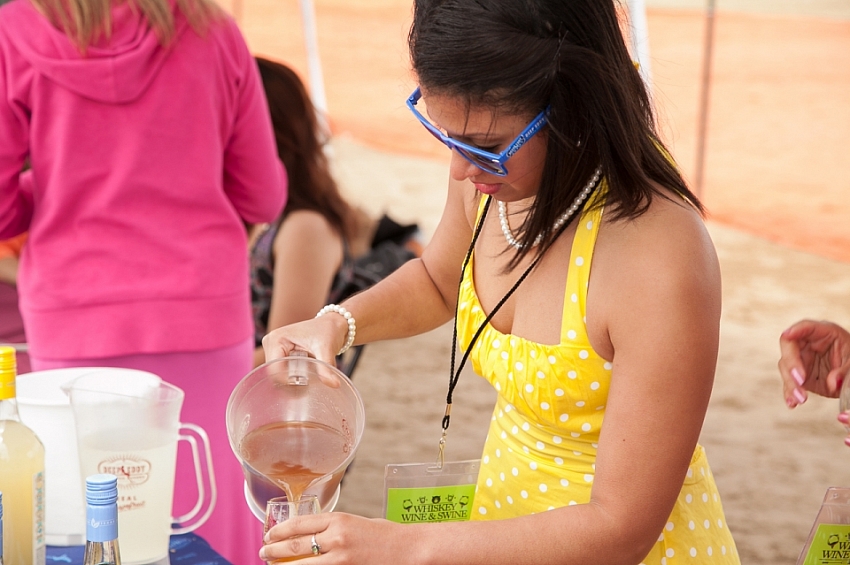 Whiskey, Wine, Swine 2015