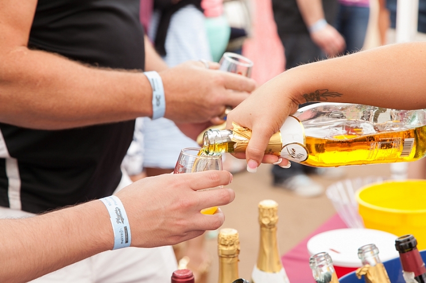 Whiskey, Wine, Swine 2015