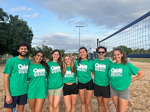 DeBÍ TiRAR MáS Spikes  Team Photo