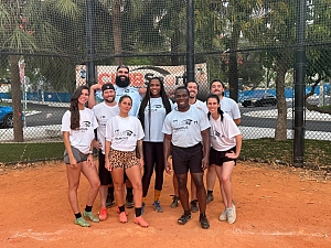 Not Like Us - Champs photo