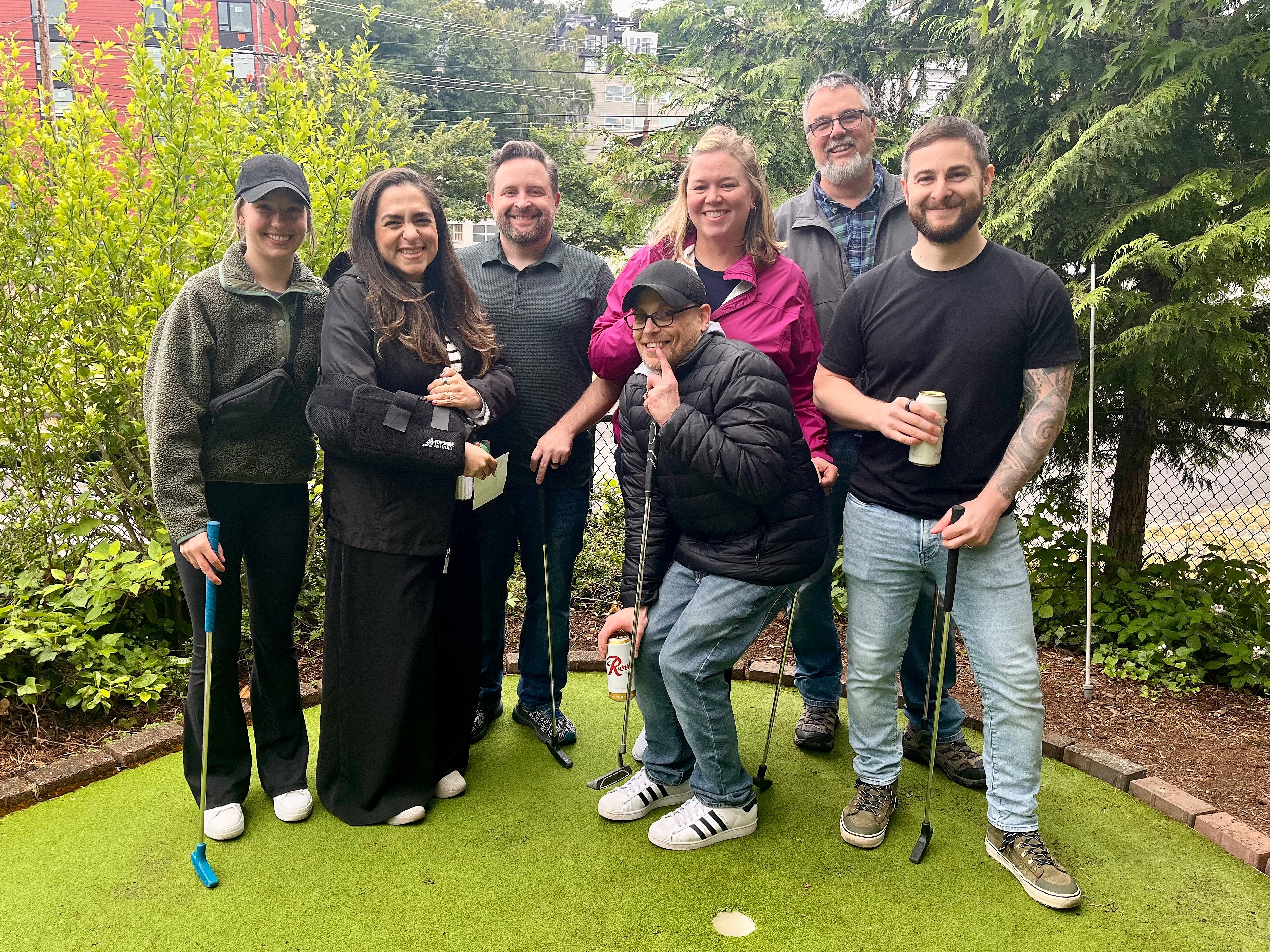 Shake it (shake it), Shake it (shake it), Shake that healthy putt