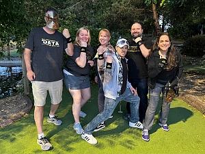 Shake it (shake it), Shake it (shake it), Shake that healthy putt Team Photo