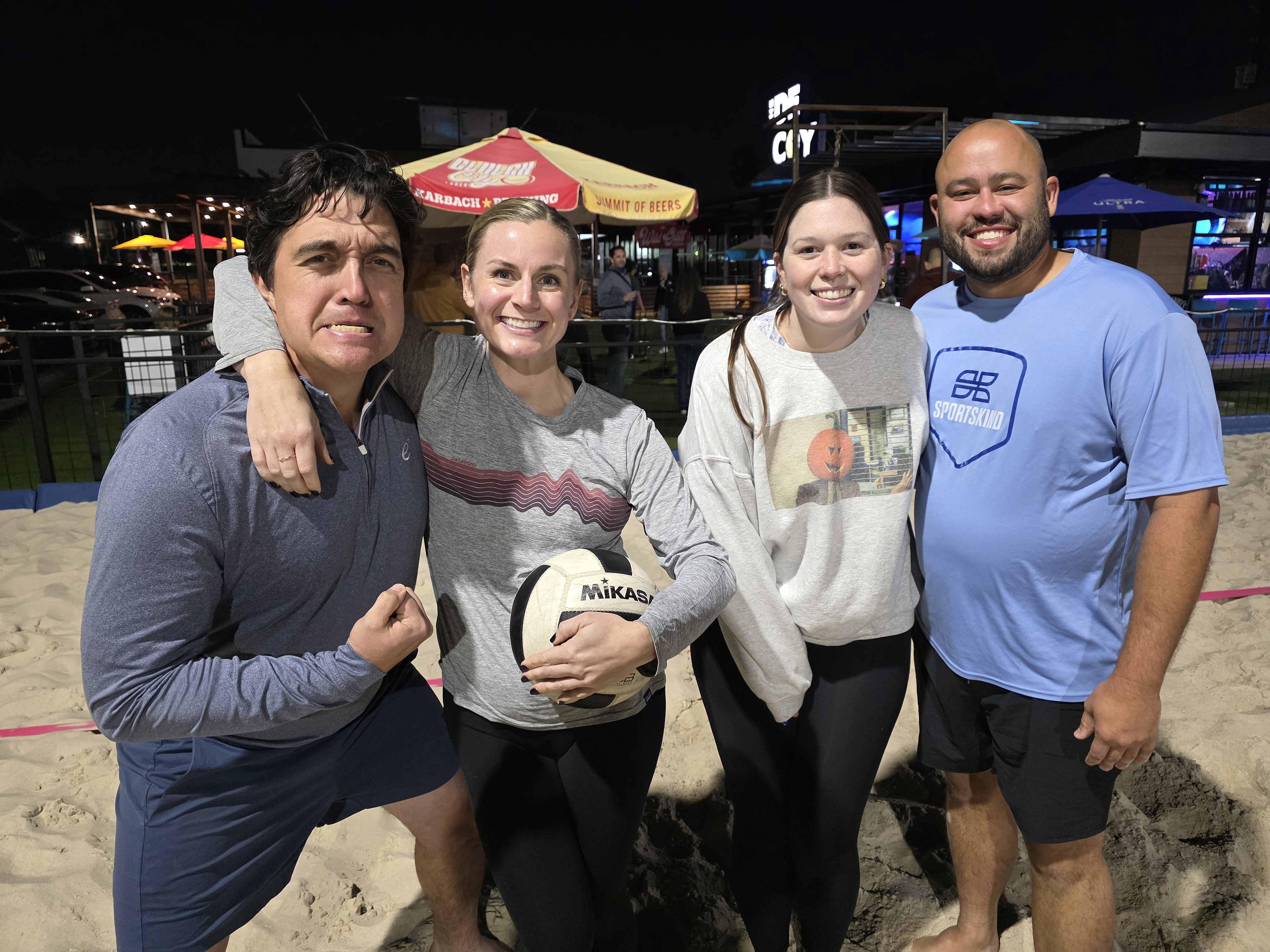 Everybody on the Beach getting Tipsy B