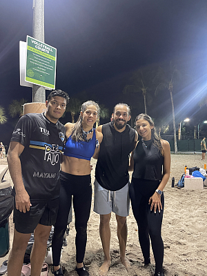 Industry Beach Volley Team Photo