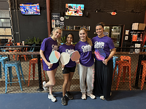 Welcome to Chili's Too Team Photo