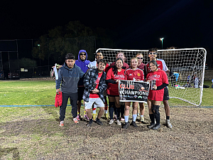 Amigos (i) - CHAMPS photo