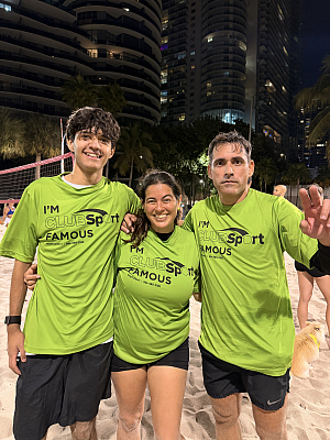 “”Fourplay” on the sand Team Photo