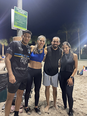 Industry Beach Volley Team Photo
