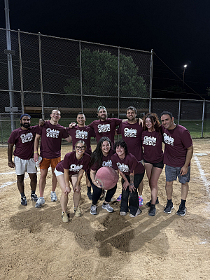 6 Girls, 1 Ball Team Photo
